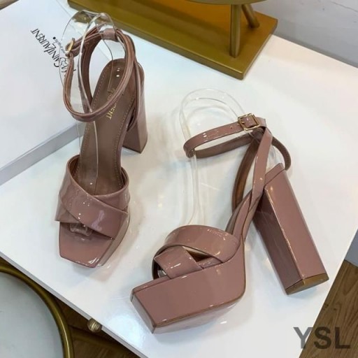 Yves Saint Laurent Doces Plataforma Sandálias Em Couro De Patente De Damasco