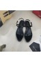 Yves Saint Laurent Cassandra Sandálias Com T-Cinta Em Couro Envernizado Preto