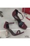 Yves Saint Laurent Opyum Sandálias Em Couro Liso com Ouro Calcanhar Borgonha