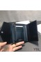 Yves Saint Laurent Pequeno Envelope Com Dobra Tripla Em Papel Carteira Em Matelassê De Couro Preto