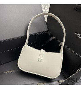 Yves Saint Laurent Mini Le 5 A 7 Hobo Bag Em Couro Liso Branco/Ouro