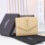 Yves Saint Laurent Pequeno Envelope Com Dobra Tripla Em Papel Carteira Mista De Grão De Matelassê De Couro Apricot/Ouro