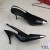 Yves Saint Laurent Vesper Slingback Bombas Em Pedra De Grãos De Couro Preto