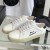 Yves Saint Laurent Chúirt Clasaiceach Sneakers I Bróidnithe Leathar Dubh le Logo Bán/Dubh