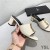 Yves Saint Laurent Monogram Heeled Sleamhnáin I Calf Leathar Bán