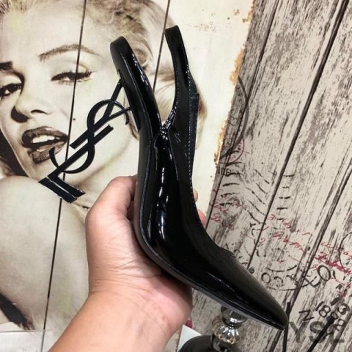 Yves Saint Laurent Opyum Slingback Pumps In vernice Nera con Tacco Nero
