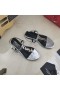 Yves Saint Laurent Cassandra Flat Sandali Con T-Strap In Pelle Di Vitello Argento
