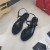 Yves Saint Laurent Cassandra Flat Sandali Con T-Strap In Pelle Di Vitello Nero