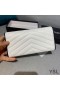 イヴ-サンローランの大型フラップモノグラム財布、粒度のMatelasse革のホワイト/ブラック