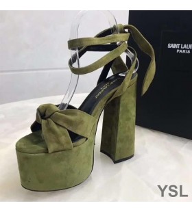 イヴ-サンローランのページプサンダルには緑のスエード