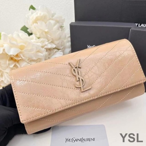 Yves Saint Laurent Store Cassandra Bifold Lommebok I Crinkled Matelasse Skinn Aprikos