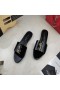 Yves Saint Laurent Monograma Slide-Uri În Materie De Brevete Din Piele Negru
