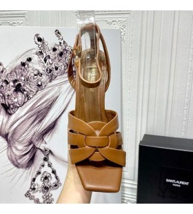 Yves Saint Laurent Hold PlatformSandals V Hladkej Kože, Hnedá
