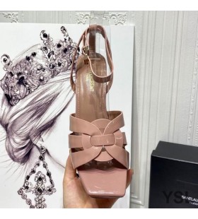 Yves Saint Laurent Hold Platformu Sandále V Lakovanej Kože Ružová