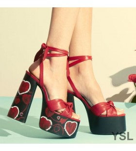 Yves Saint Laurent 페이지 플랫폼 샌들과 가죽으로 마음을 모티브 빨간