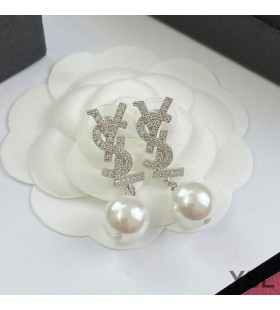Naušnice S Biserima Yves Saint Laurent Opyum Od Metala I Kristala