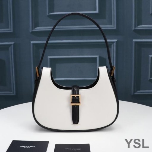 Yves Saint Laurent Le Fermoir Hobo Väska I Glänsande Läder Vit