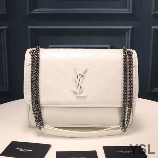 Buruşuk ve Kapitone Deriden Yves Saint Laurent Orta Boy Niki Zincir Çanta Beyaz / Gümüş