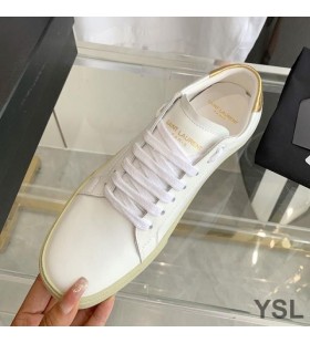Yves Saint Laurent Corte Clásico de Zapatillas de deporte De Cuero Bordado en Oro con el Logotipo Blanco/Oro