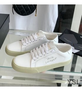 Yves Saint Laurent Corte Clásico de Zapatillas de deporte De Cuero Bordado con el Logo de Plata Blanco