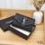 Yves Saint Laurent Pequeña Solapa Del Sobre Cartera En Grano Matelasse De Cuero Negro/Plata