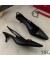 إيف سان لوران شفرة مضخات Slingback في جلد ناعم أسود