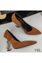Yves Saint Laurent Opyum Pompen In Suede met Gouden Hak Bruin