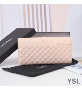 Yves Saint Laurent Grote Klep Van De Envelop Portefeuille In De Gemengde Korrel Matelasse Leer Roze/Goud