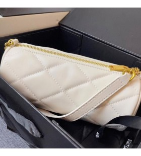 Yves Saint Laurent Mini Sade Buis Zak In Gewatteerde Lamsvel Wit