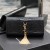 Yves Saint Laurent Kate Koppeling met een Kwastje In Crocodile Reliëf Leer Zwart/Goud