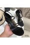 Yves Saint Laurent Cassandra 100 Sandales En Cuir Lisse avec Logo Or Noir