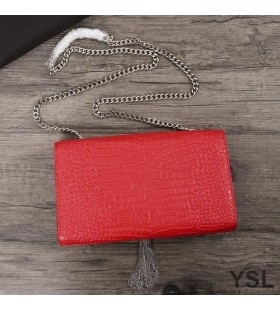 Yves Saint Laurent Moyen Kate Sac de Chaîne avec Pompon En Crocodile en Relief Cuir Brillant Rouge/Argent